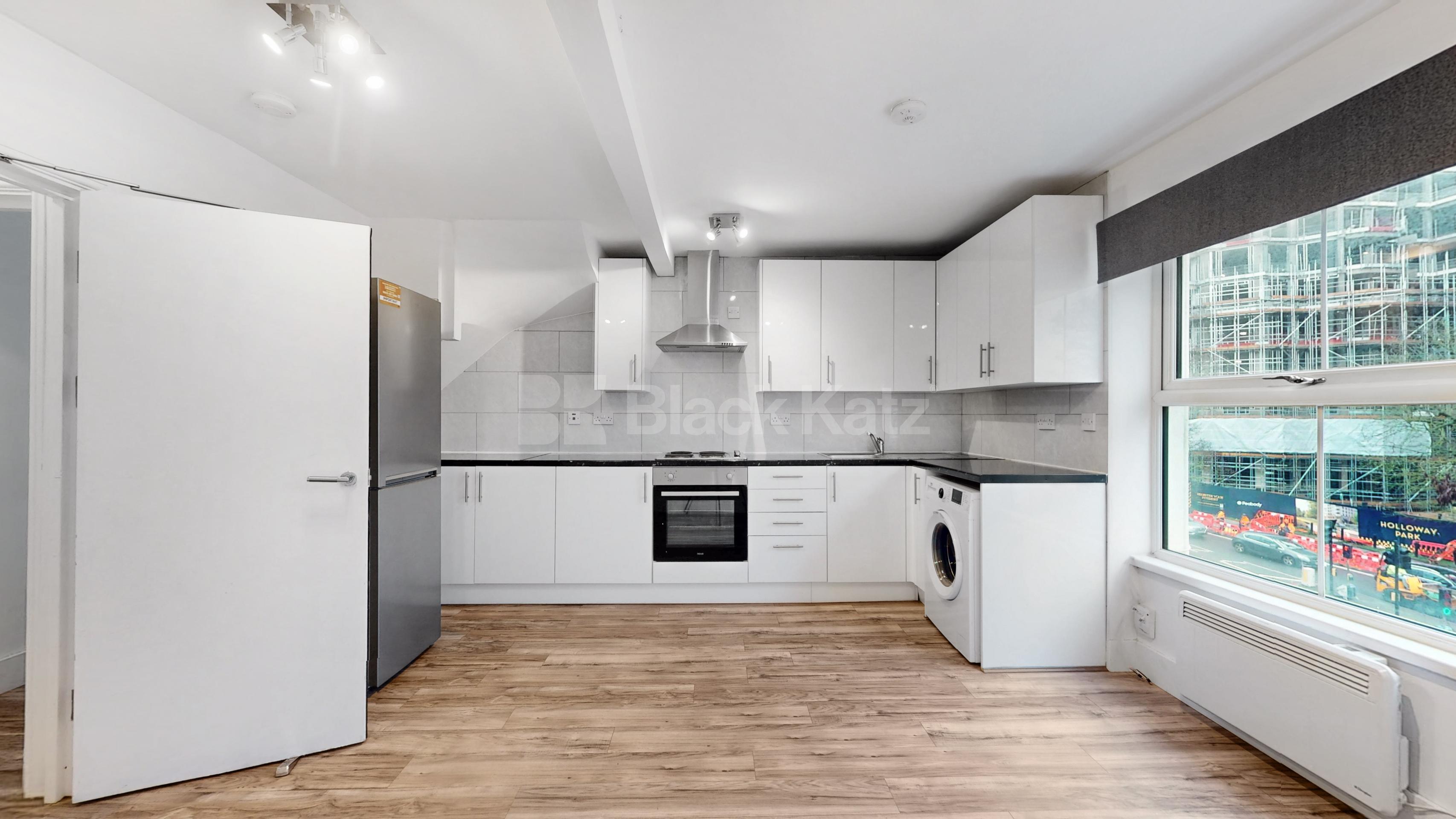 Newly refurbished split level 2 bedroom on the borders of Camden & Holloway Camden Road , Holloway / Caledonian Road N7